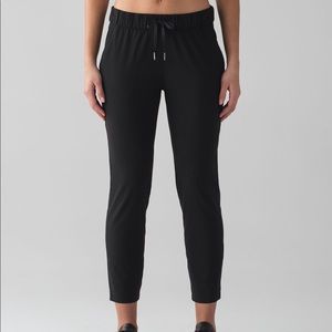 Lululemon On The Fly 7/8 Woven Pant